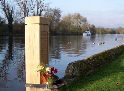 Mooring Post Picture