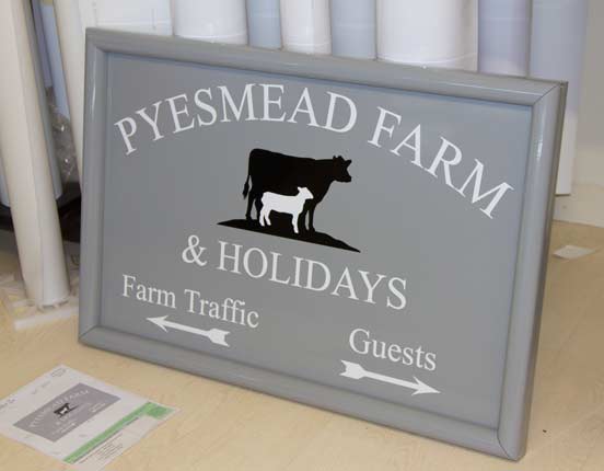 Flat plate aluminium sign with matching bullnose edging