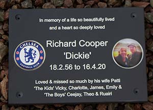 Full colour photos can be inserted into these stone-like engraved plaques.