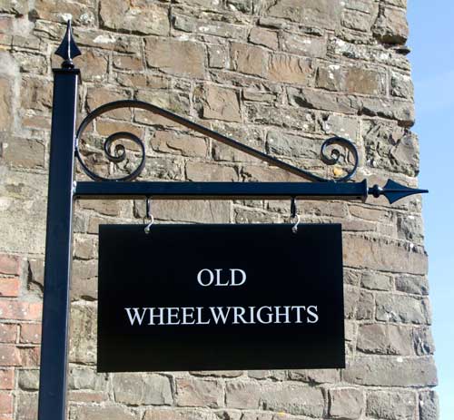 Steel Posts with Bracket for Hanging Signs