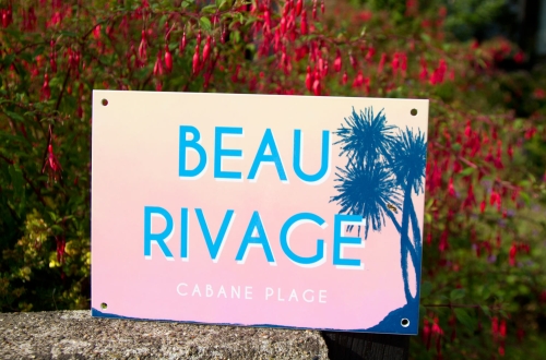 The Best Signs for Coastal Locations: Choosing Materials That Last by the Sea 