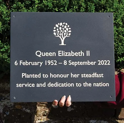 Queen Elizabeth 11 Plaque