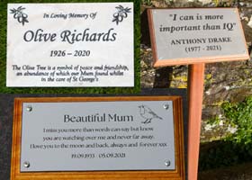 Memorial plaques engraved in brass, stainless steel, acrylic laminate & aluminium. 
