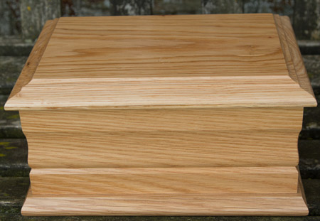 Oak ashes casket / wooden urn