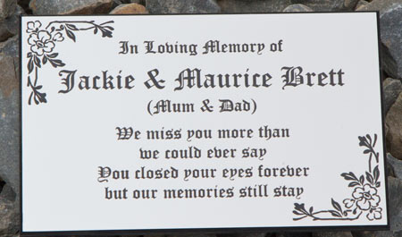 PERSONALISED BENCH MEMORIAL PLAQUE GRAVE MARKER SIGN BRASS EFFECT 6" x 2" DOVE 
