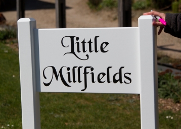 Sign Makers - Canada Craftsmen and Craftswomen at Work