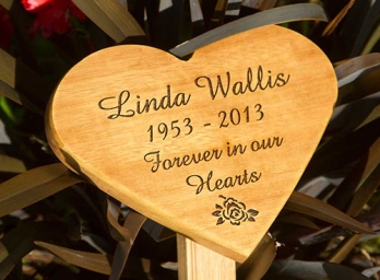 Wooden Memorials and Memorial Plaques Gallery A selection of Wooden Memorials