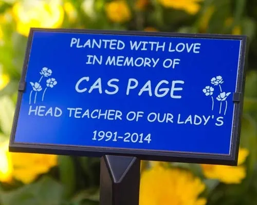 Engraved plaque in blue anodised aluminium. Blue Engraved Aluminium Plaque