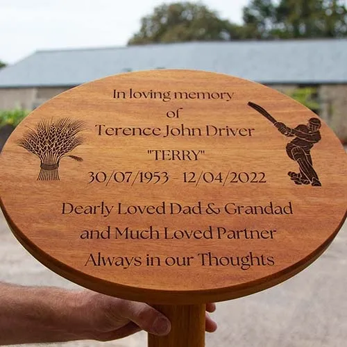 These can be fitted to a post. Oval Memorial Plaque