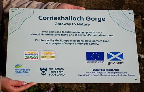 This are very long lasting printed plaques and name plates. Full Colour Printed Plaques