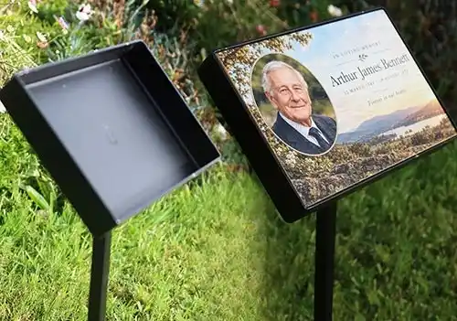 Plaque Holder With Plaque