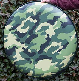 Camouglaged wheelcover - green.
